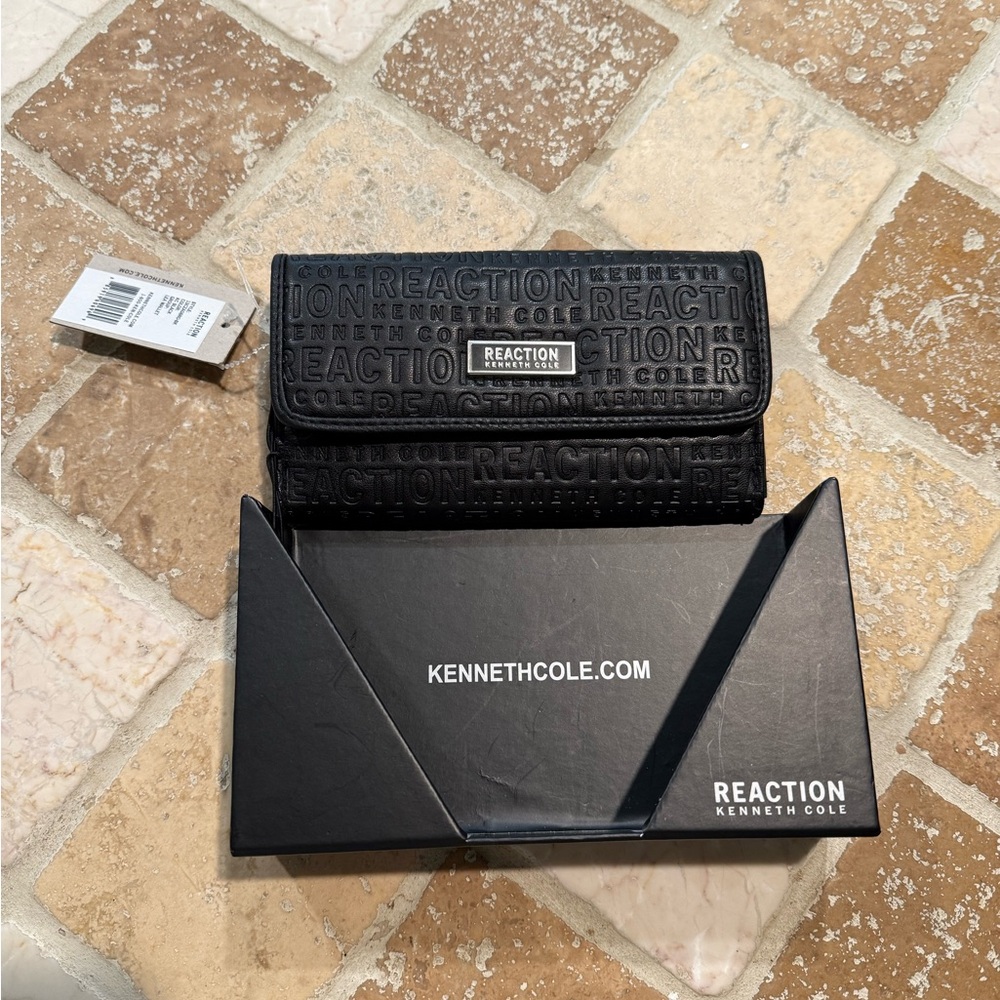 Kenneth Cole Reaction Embossed Black Card Holder